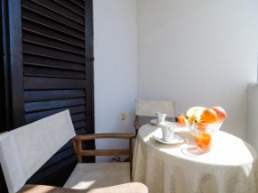 Apartment Amela - Two Bedroom Apartment with Balcony